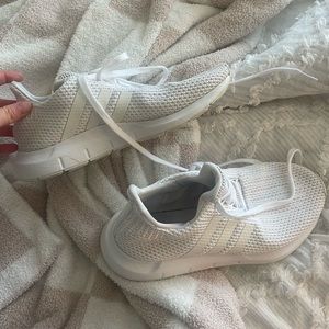 White Adidas tennis shoes